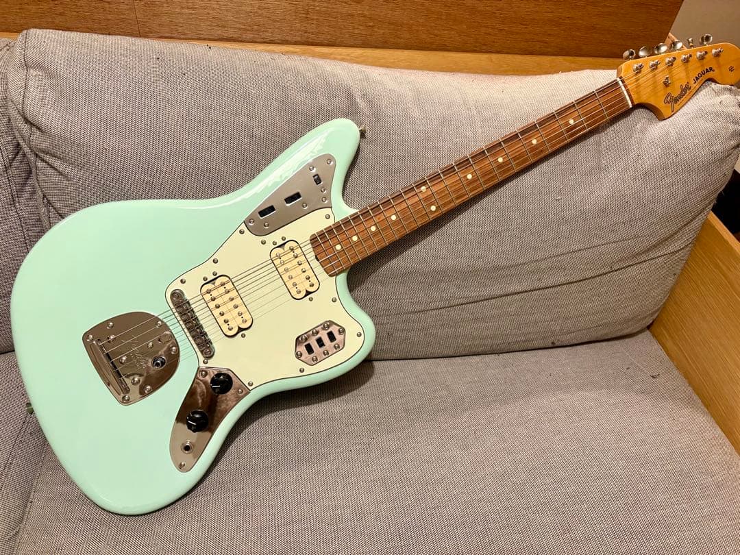ギター Fender Vintera 60s Jaguar HH Surf Green Fender Vintera '60s Jaguar Modified HH - Pau Ferro Fingerboard