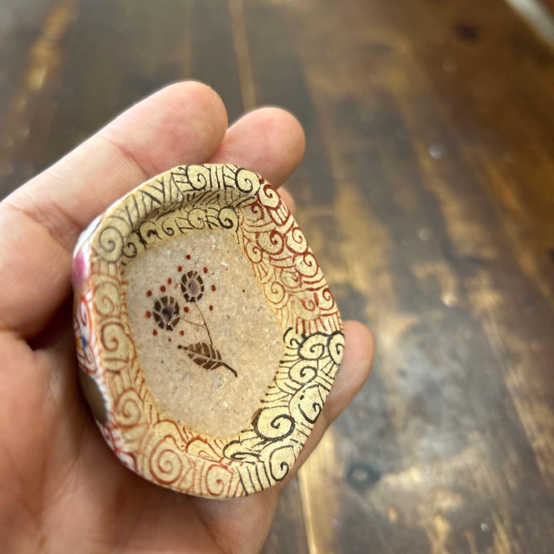 希少 作家 人気陶芸作家 苧坂恒治作 渦赤絵 手描き 香合 蓋物 1点もの