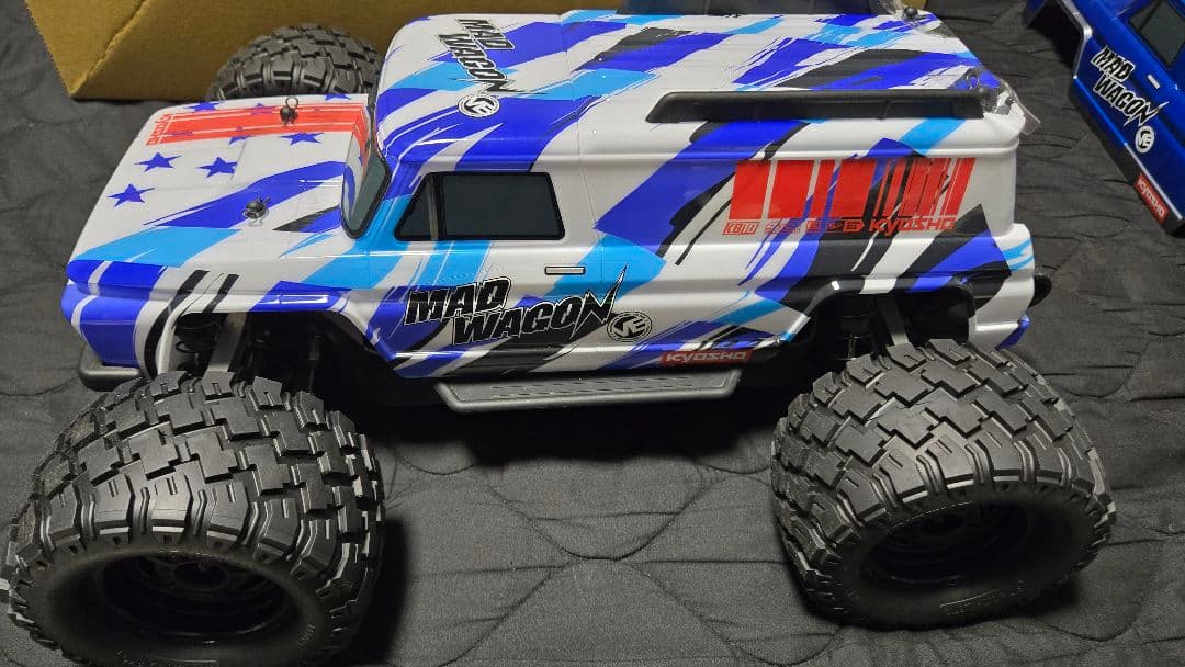 美品　ラジコン　京商 モンスタートラック マッドワゴンVE　　センターデフ仕様 京商 1/10 EP 4WD KB10W マッドワゴンVE カラータイプ1 34701T1 | 福山