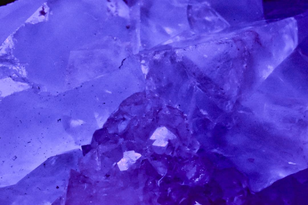 ナイジェリア Akwana産 カラーレスフローライト ドゥルージークォーツ