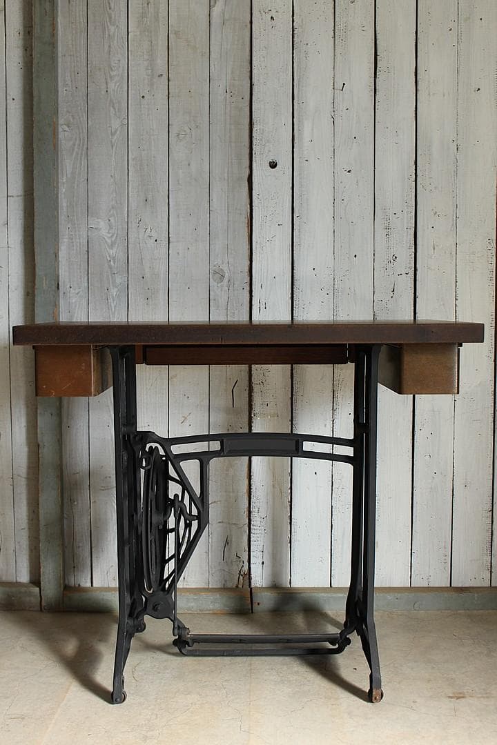 古い鉄脚と古材のテーブル ワークデスク 机 作業台 古家具 古道具