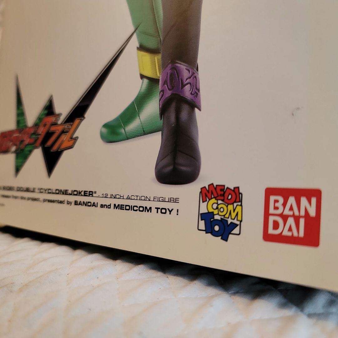 仮面ライダーダブル \"CYCLONEJOKER\" フィギュア　BANDAI