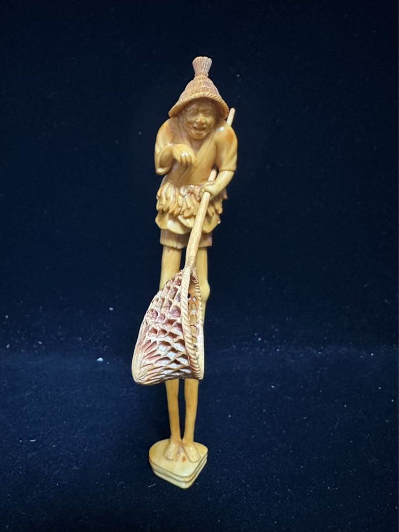 根付　置物　アンティーク　天然素材　仏像　彫刻 古美術品　細密細工　骨董 2a584dbdb58dc958e1370e1b39021a