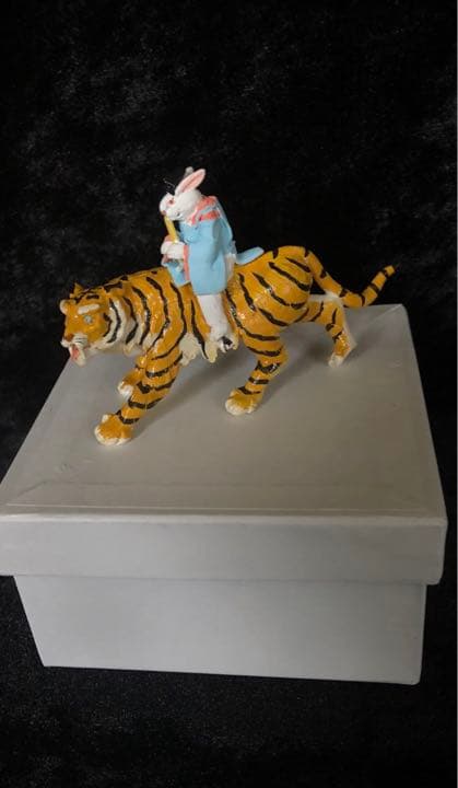 江戸小玩具虎に跨る兎大臣