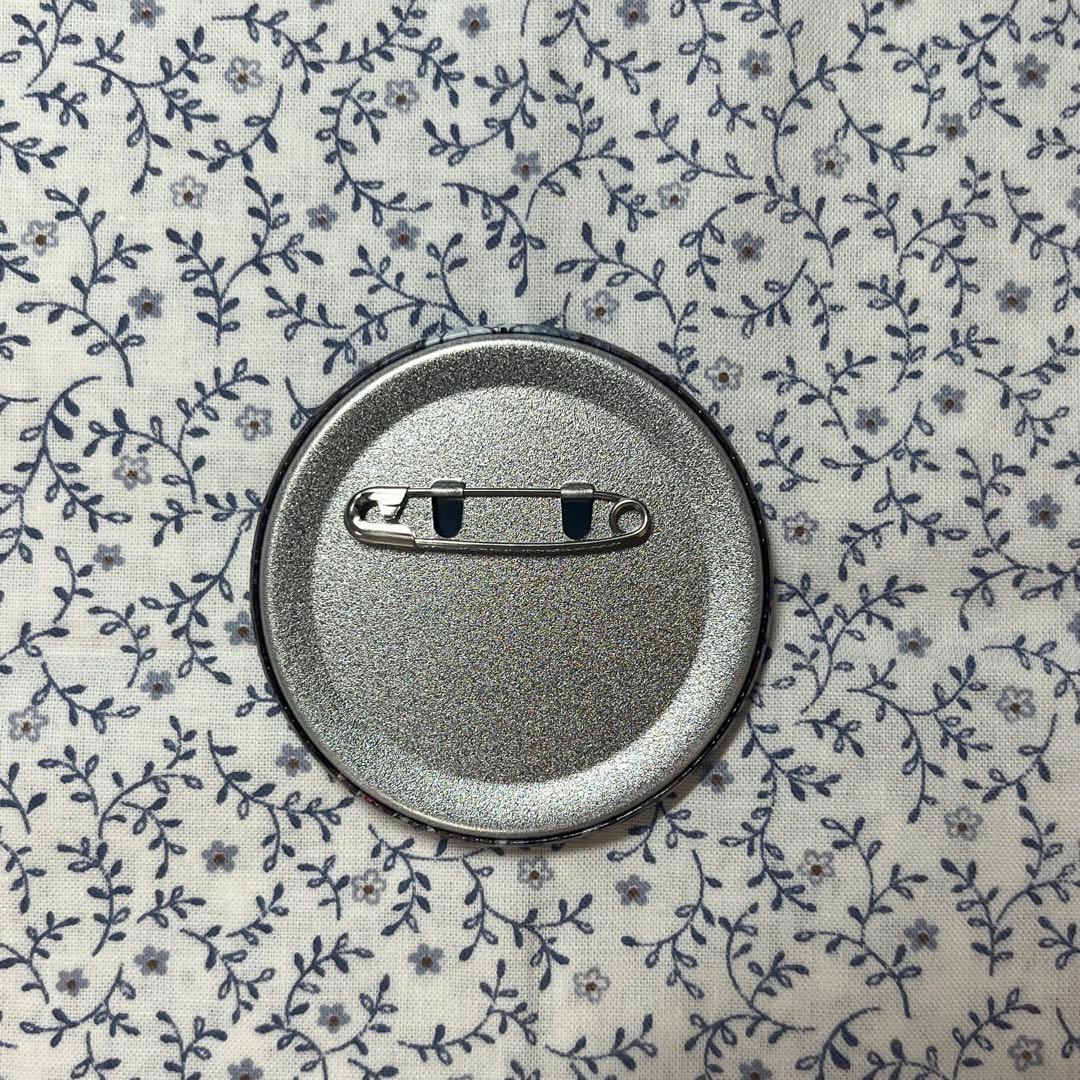 いれいす りうら C.O.G 缶バッジ - メルカリ