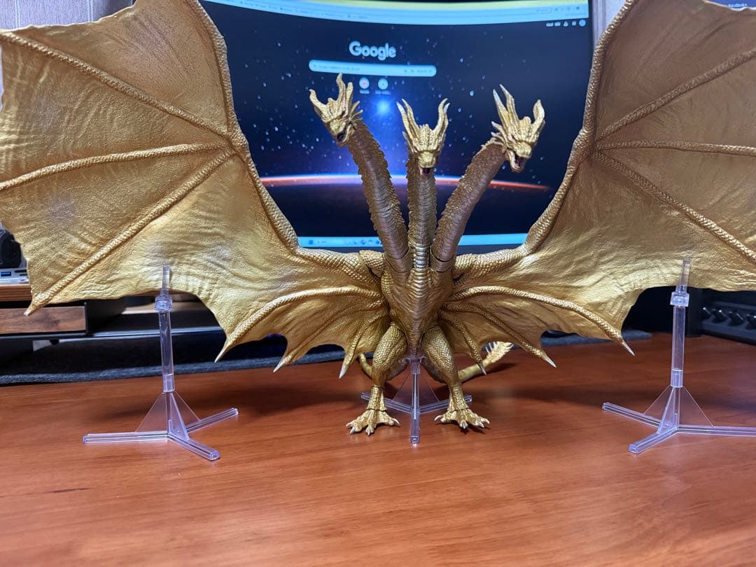 こ*ん様 キング・ギドラ(2019)スペシャルカラー版 S.H.モンスターアーツ S.H.MonsterArts キングギドラ（2019）Special Color Ver. | 魂ウェブ