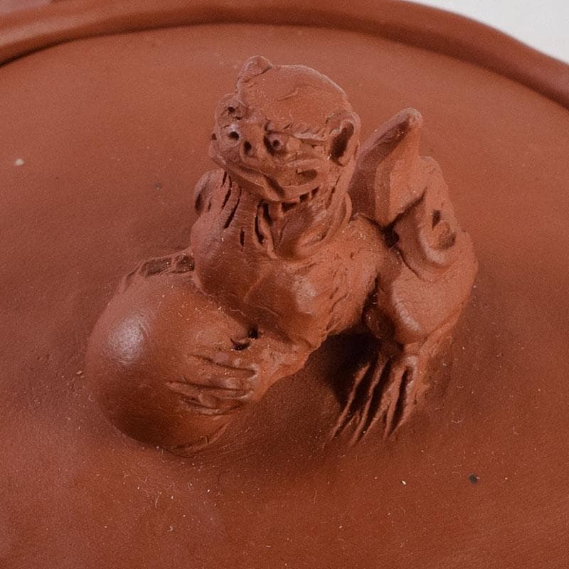 tatsu 　朱泥　獅子摘　手捻文様　茶注　急須　共布共箱　M　R9528