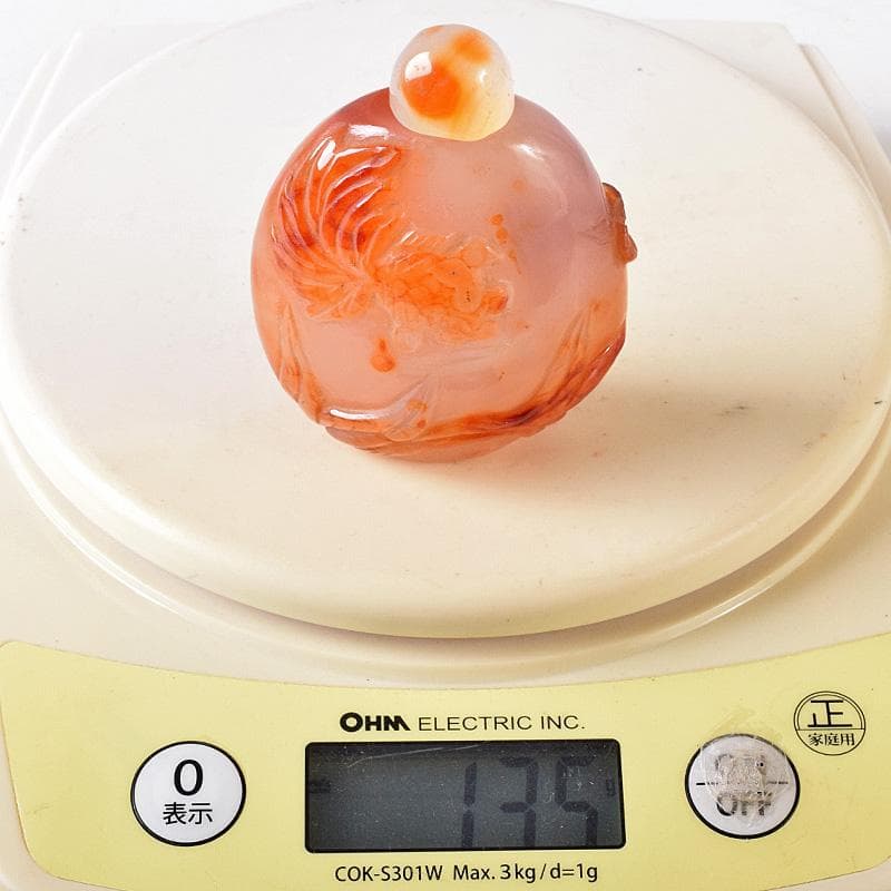 中国 玉石瑪瑙石彫刻 蓮葉金魚刻 鼻煙壷 小壷 時代箱付 M R8754 - メルカリ