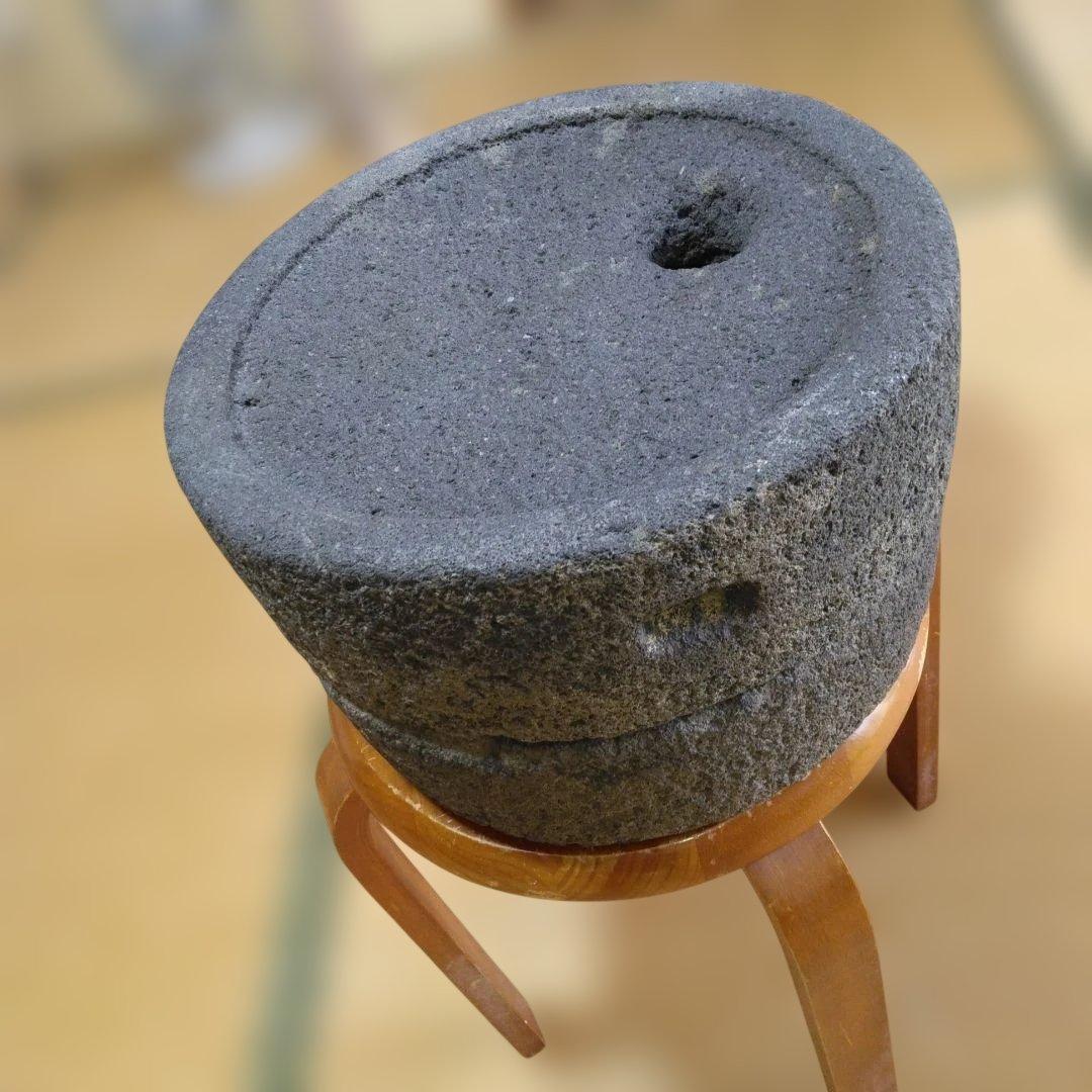 古い石臼-大正～昭和初期の臼-昭和オブジェ。 - メルカリ