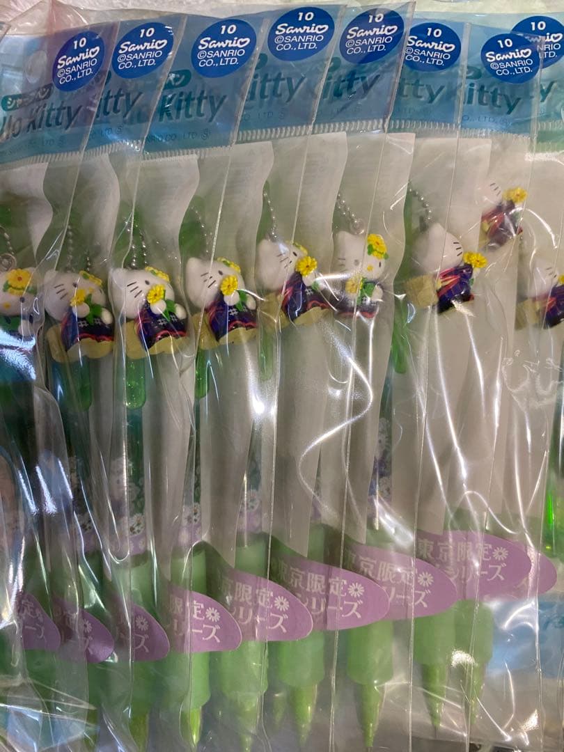 ご当地キティ　東京限定　文学シリーズ　野菊の墓　シャーペン　30本セット Amazon.co.jp: ご当地キティ 北海道限定さっぽろ時計台キティちゃん