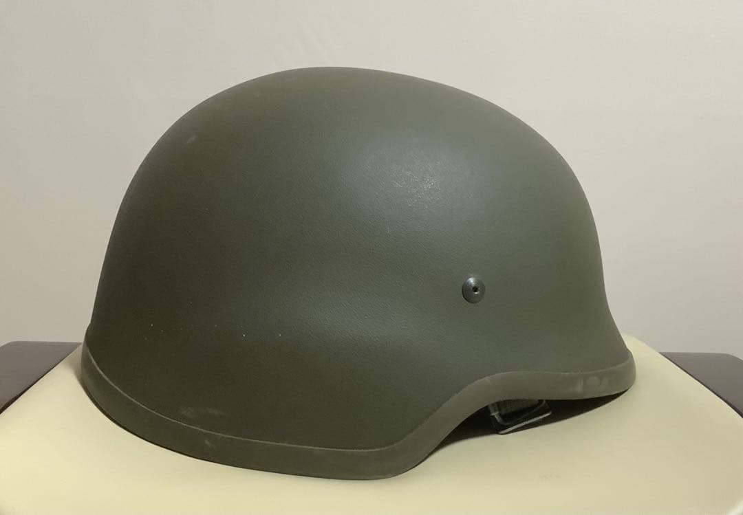 ドイツ軍 ドイツ連邦軍 M826 ケブラーヘルメット 実物放出品 58-60cm M826 ドイツ連邦軍陸軍用 ヘルメット | Chicago Blog