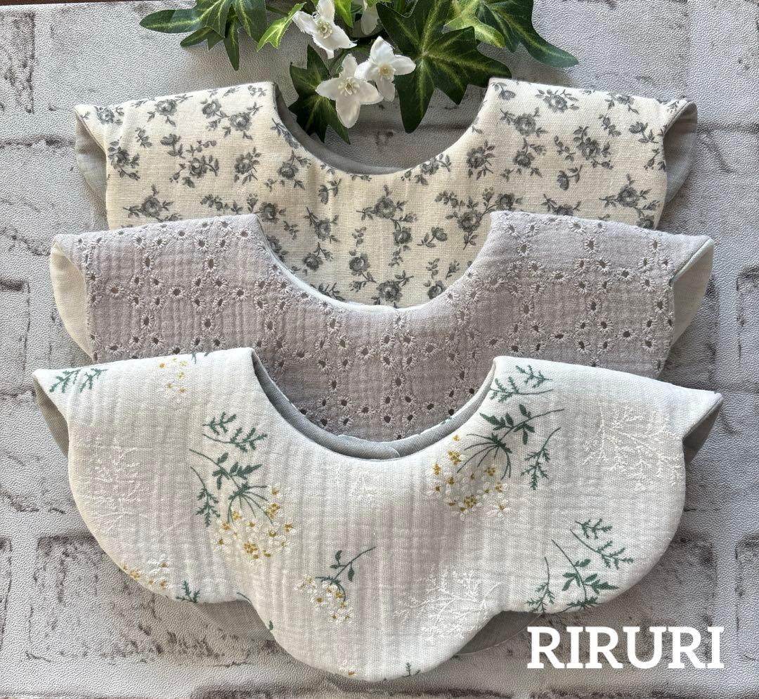 No.308 もくもく花びらスタイ ハンドメイド - メルカリ