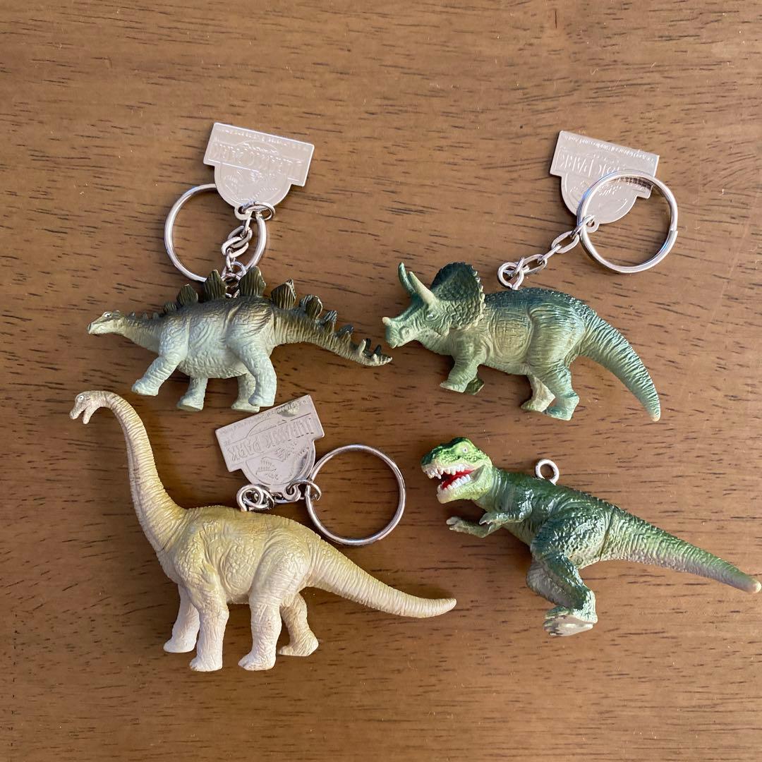 USJ ジュラシックパーク 恐竜キーホルダー 4体セット - メルカリ