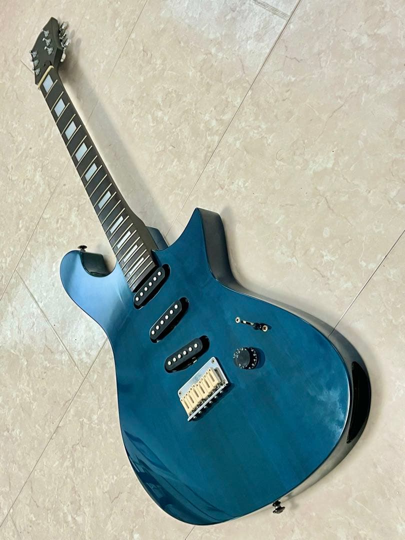 PIERROT潤シグネイチャーモデル改造のカスタムギター【中古美品