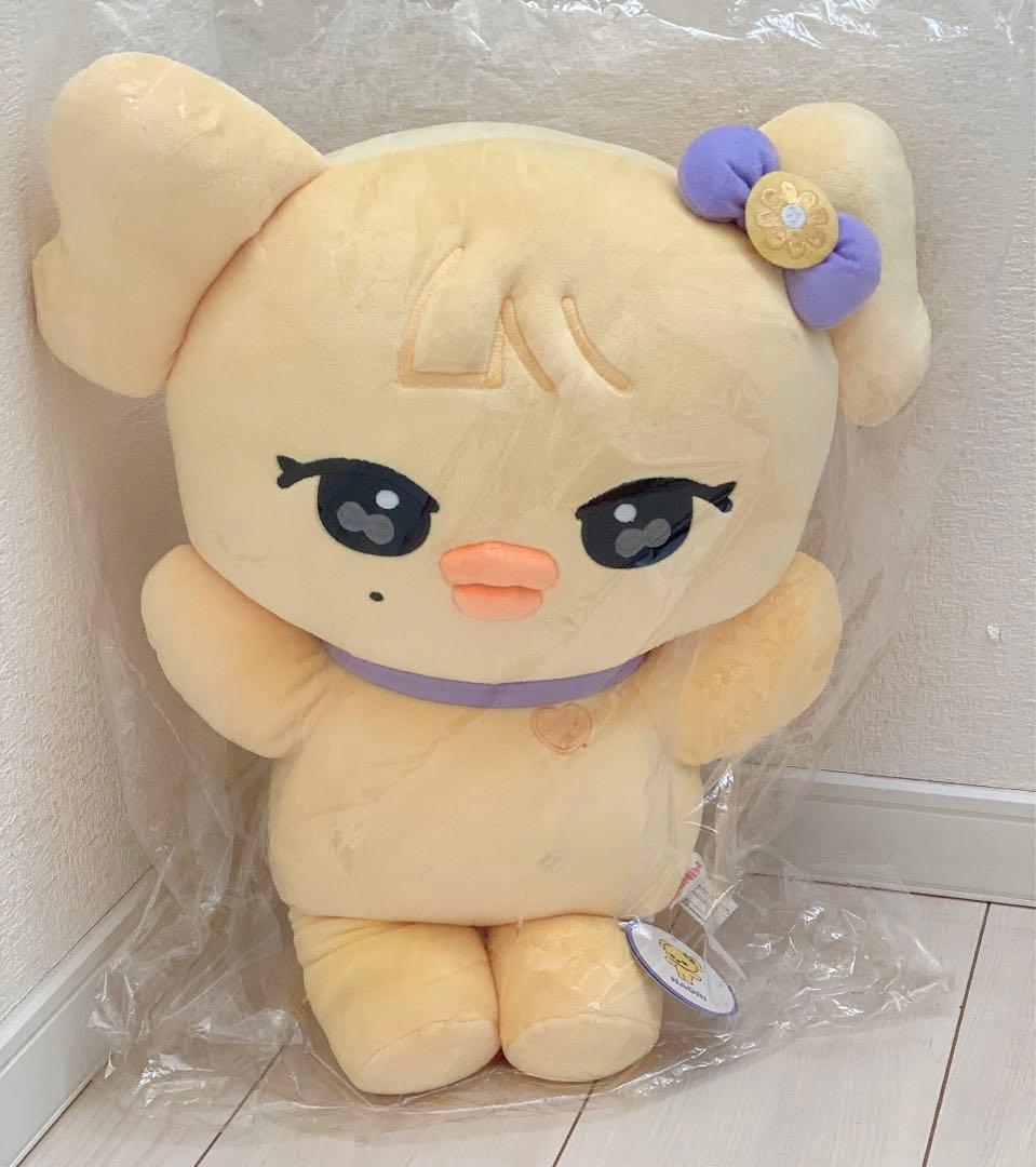 IVE minive NAORI レイ メガクッション - メルカリ