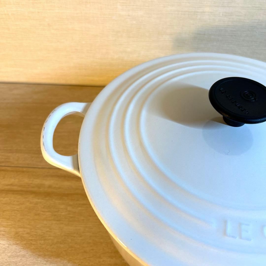 ルクルーゼ ココットロンド 22cm ホワイト 両手鍋 鍋 - メルカリ