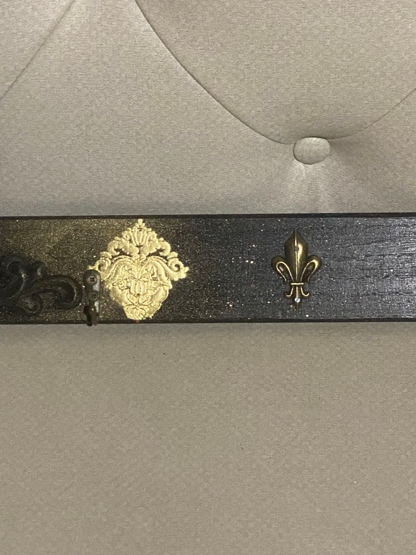 百合紋章♦️ローズ♦️ゴシック♦️壁掛け 4連ハンガーラック