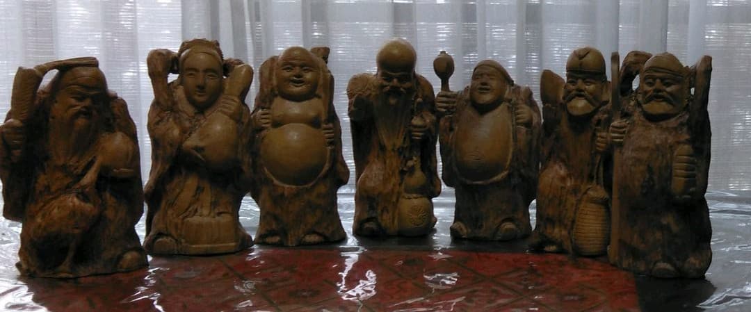 七福神　木彫り　印あり 木彫りの会で使う見本、七福神が3柱となりました〜 同じサイズ感で作っ