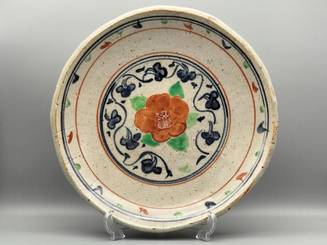 痴陶人作 呉須赤絵 椿文 尺大皿　日本人として初　大英博物館で個展を開催 LP-12C 福字赤絵椿文 銘々皿 – 美濃焼・呉須赤絵・テーブルウェアの