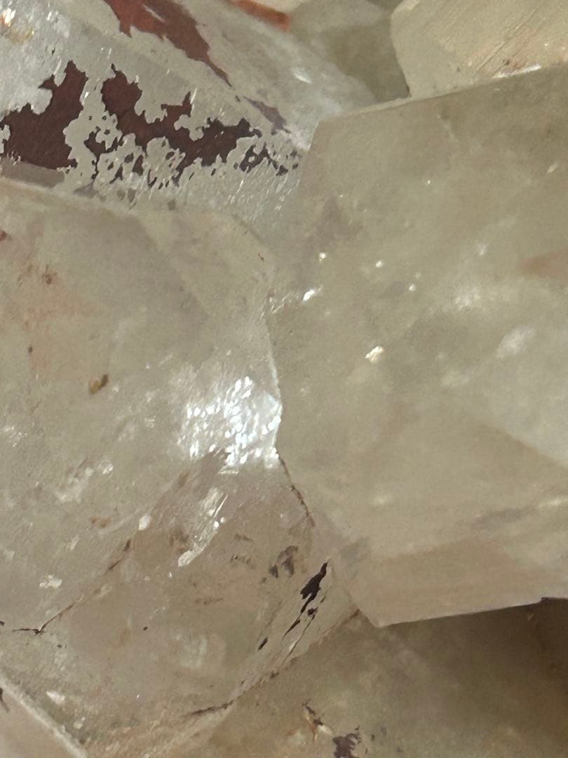 1.6kg❣️⭐️マダガスカル産　水晶クラスター　浄化　虹　キラキラ　癒し⭐️