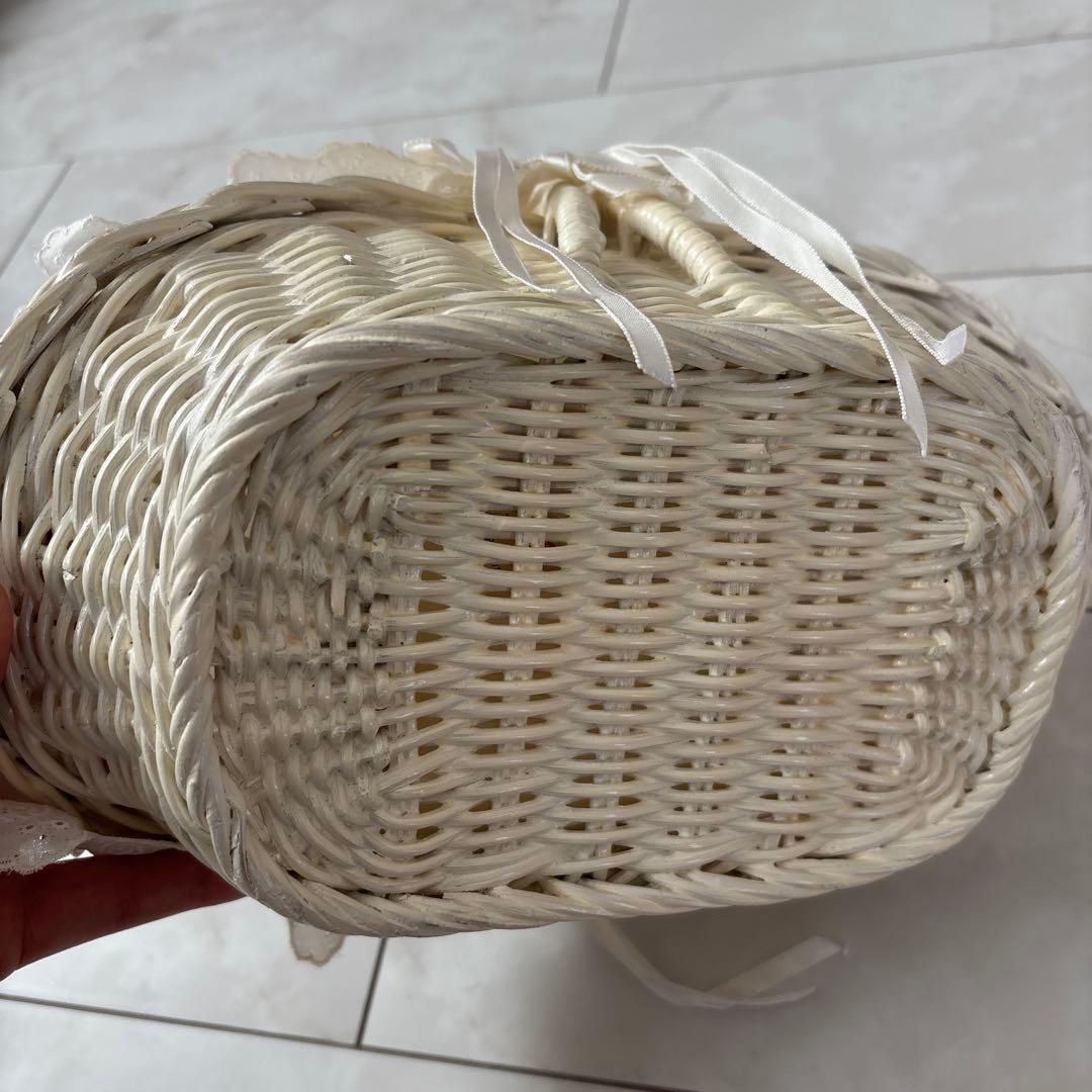 ルプラ 白いレース付き小物入れバスケット