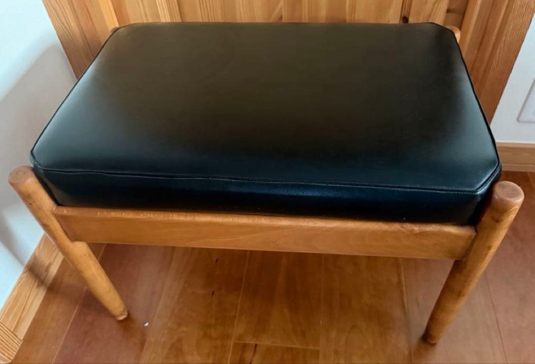 【デンマーク製】1960s 北欧 ビンテージ オットマン スツール ビーチ材 北欧デンマークから入荷したローズウッド材×ファブリックの