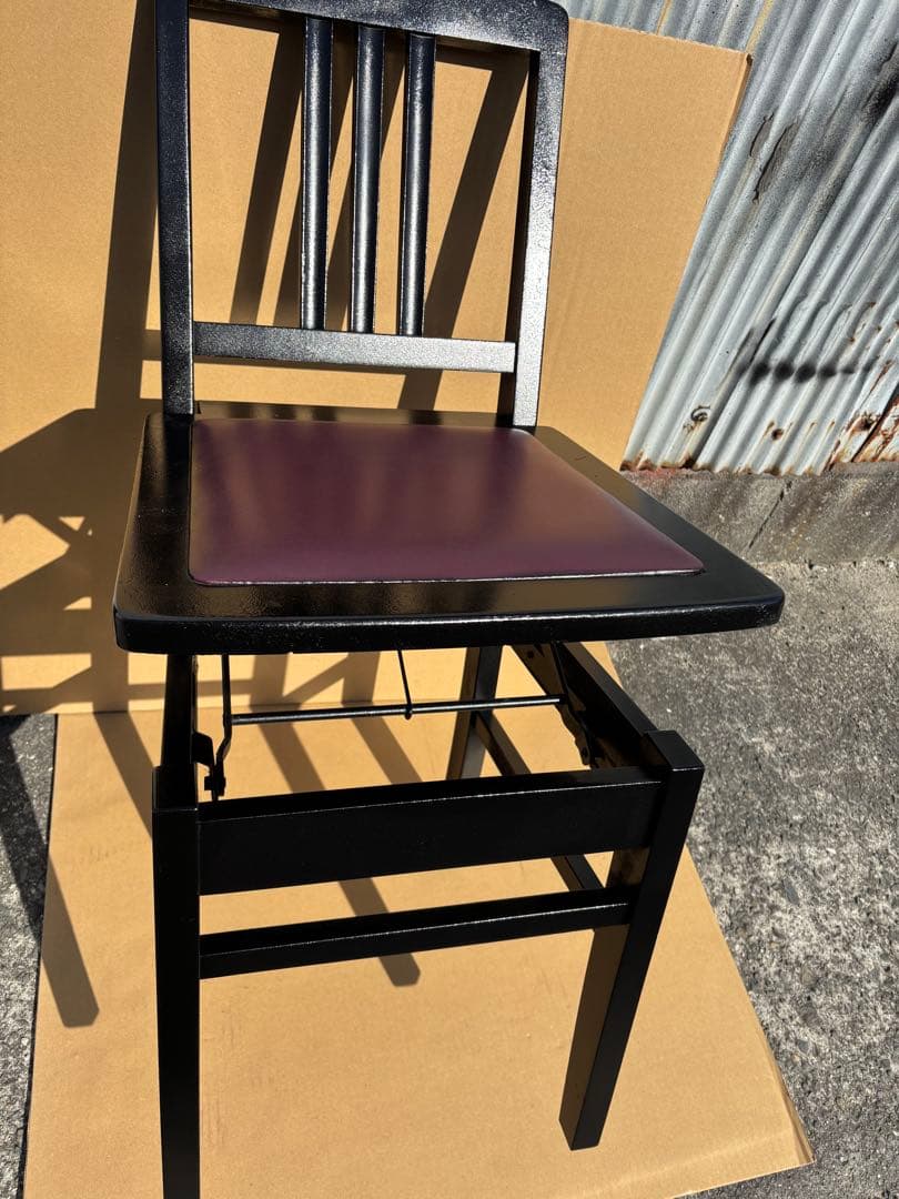 背もたれ付ピアノ椅子 足部フェルト付き 比較的きれい ワインレッド座