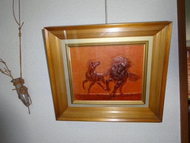 皮革工芸　レザーアート作品　(石丸雅通作) 親戚に頼まれて父の若かった頃の作品を修復しました。 革の扱いに