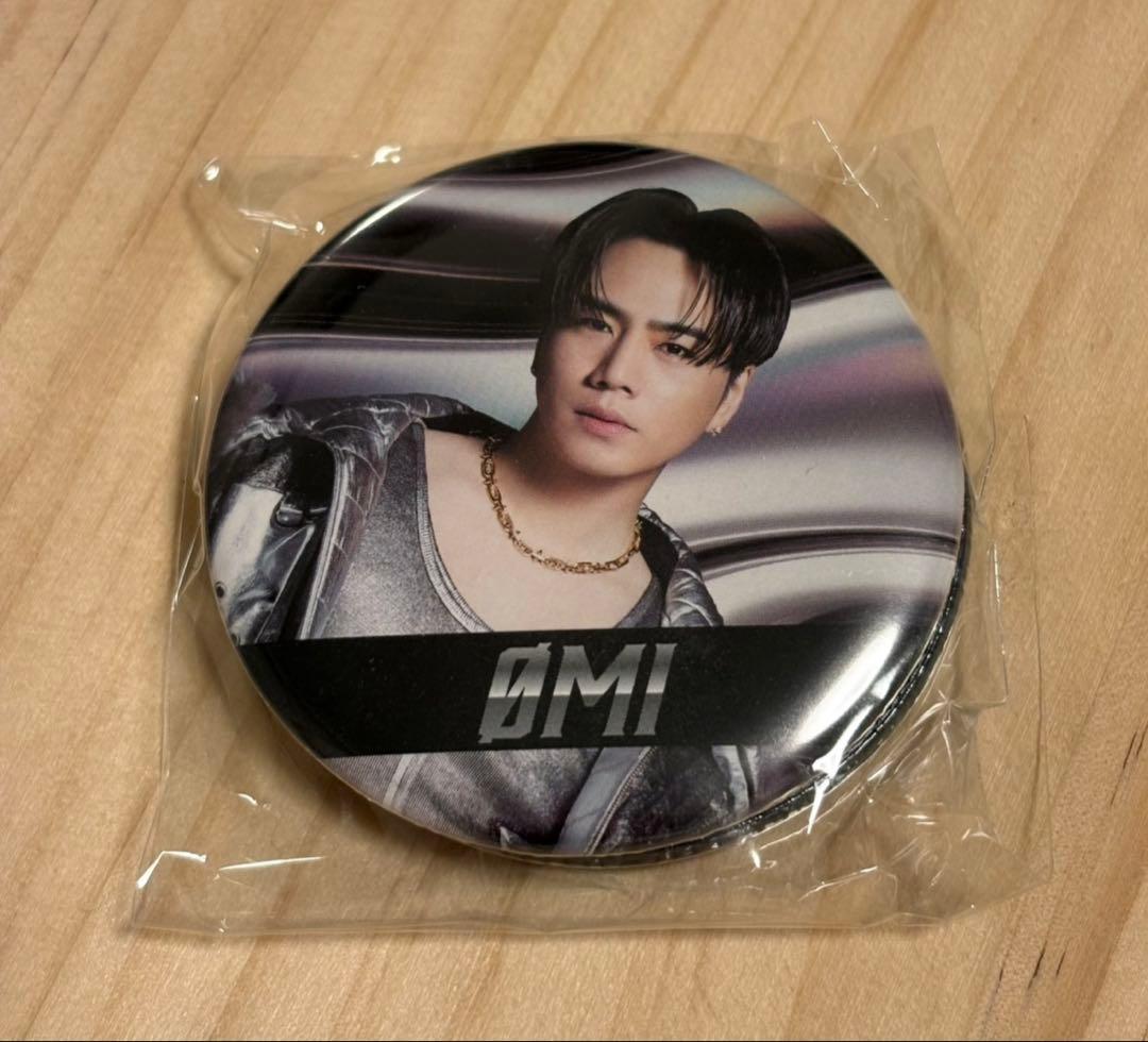 ØMI 缶バッジ2個セット - メルカリ