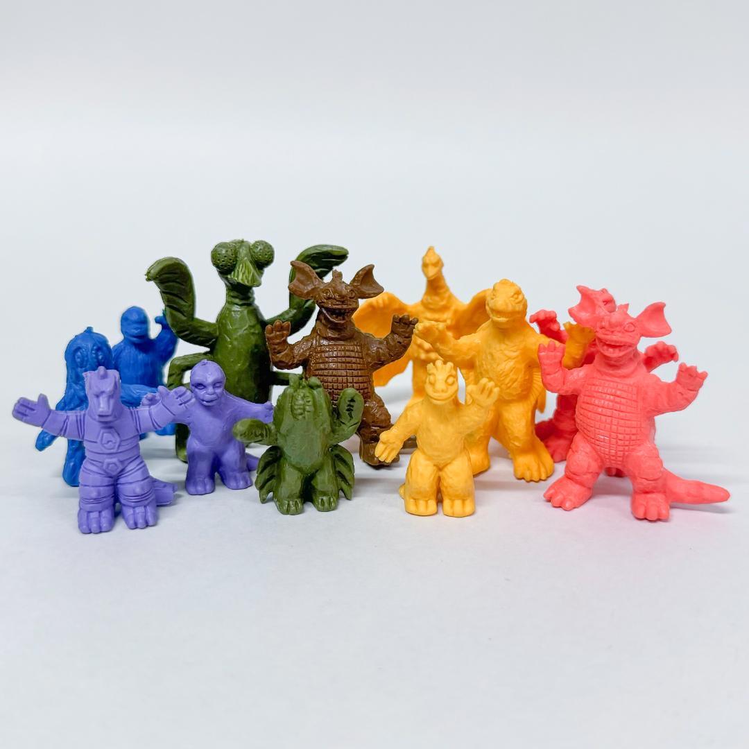 ゴジラ 消しゴム 「東宝怪獣勢ぞろい‼ 怪獣大集合」12体 - メルカリ