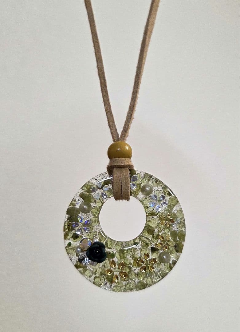 桜・ペリドットレジンネックレス 天然石ネックレス レジンネックレス