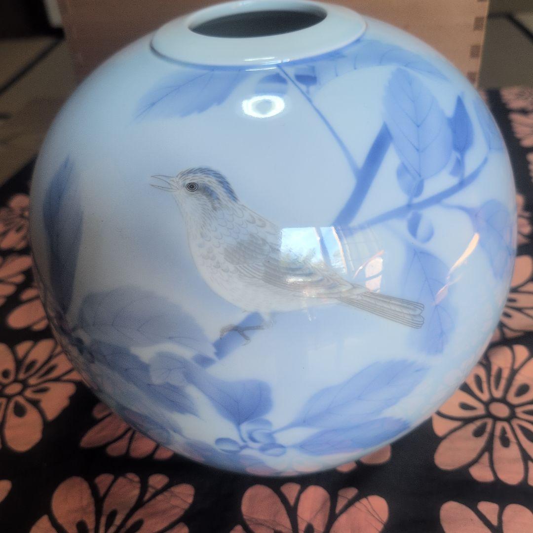 宮内庁御用達 深川製磁 有田焼 花瓶 官窯染付 鳥 白磁 藍絵 特大 花入共箱 Amazon.co.jp: 深川製磁 宮内庁御用達 官窯染付 花鳥紋百合に雀 花瓶1