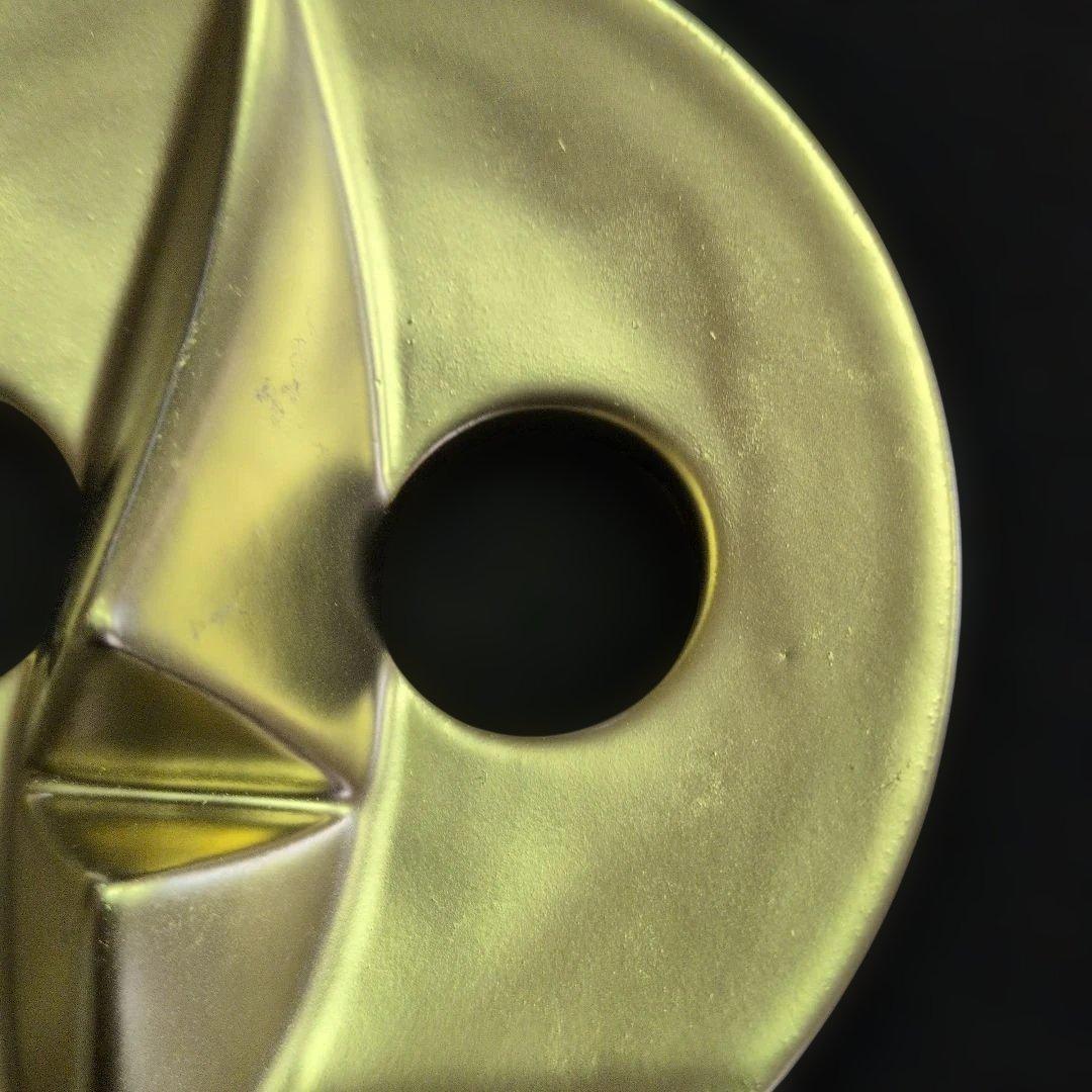 岡本太郎太陽の塔の顔壁掛 - メルカリ