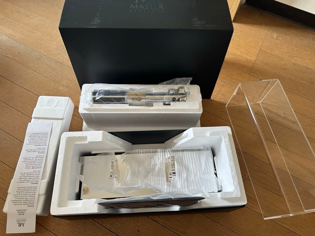 マスターレプリカ アナキンスカイウォーカー　ライトセイバー Amazon.co.jp: スター・ウォーズ アナキン・スカイウォーカー FX