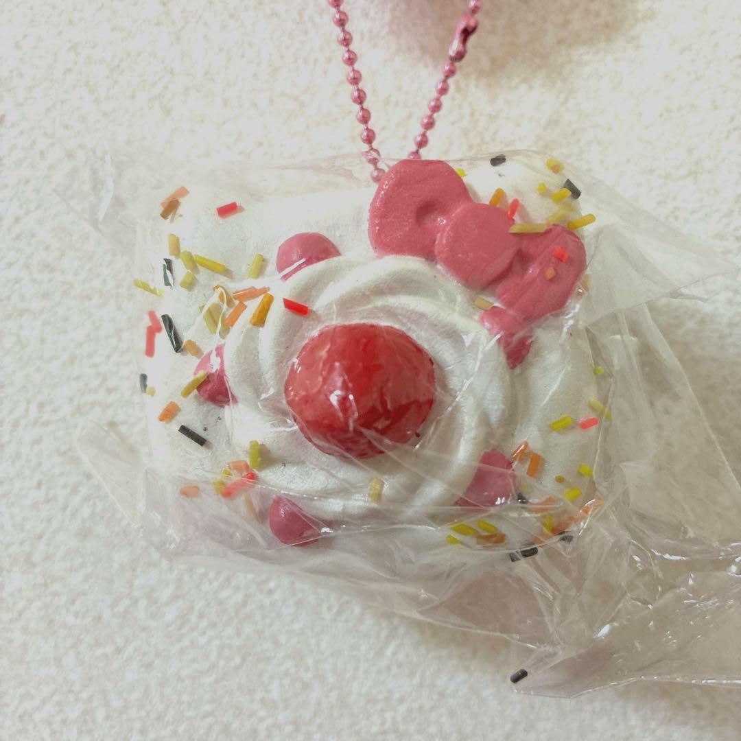 日本限定】キティー やわらかショートケーキマスコット スクイーズ