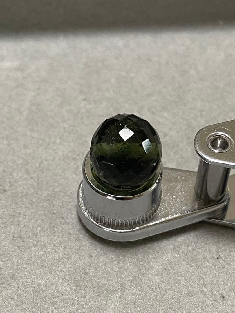 オ*ユ様 激レア　モルダバイト