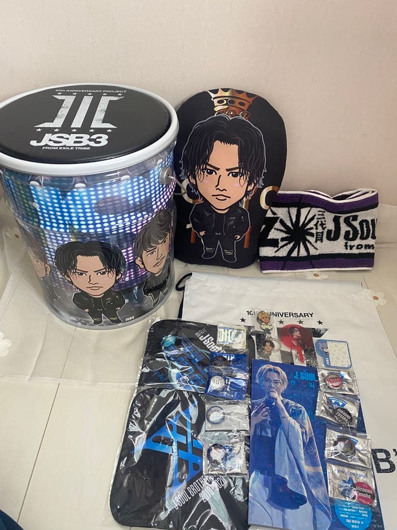 ØMI、登坂広臣、グッズ、クッション、ガチャ ØMI、登坂広臣、グッズ、クッション、ガチャ - メルカリ