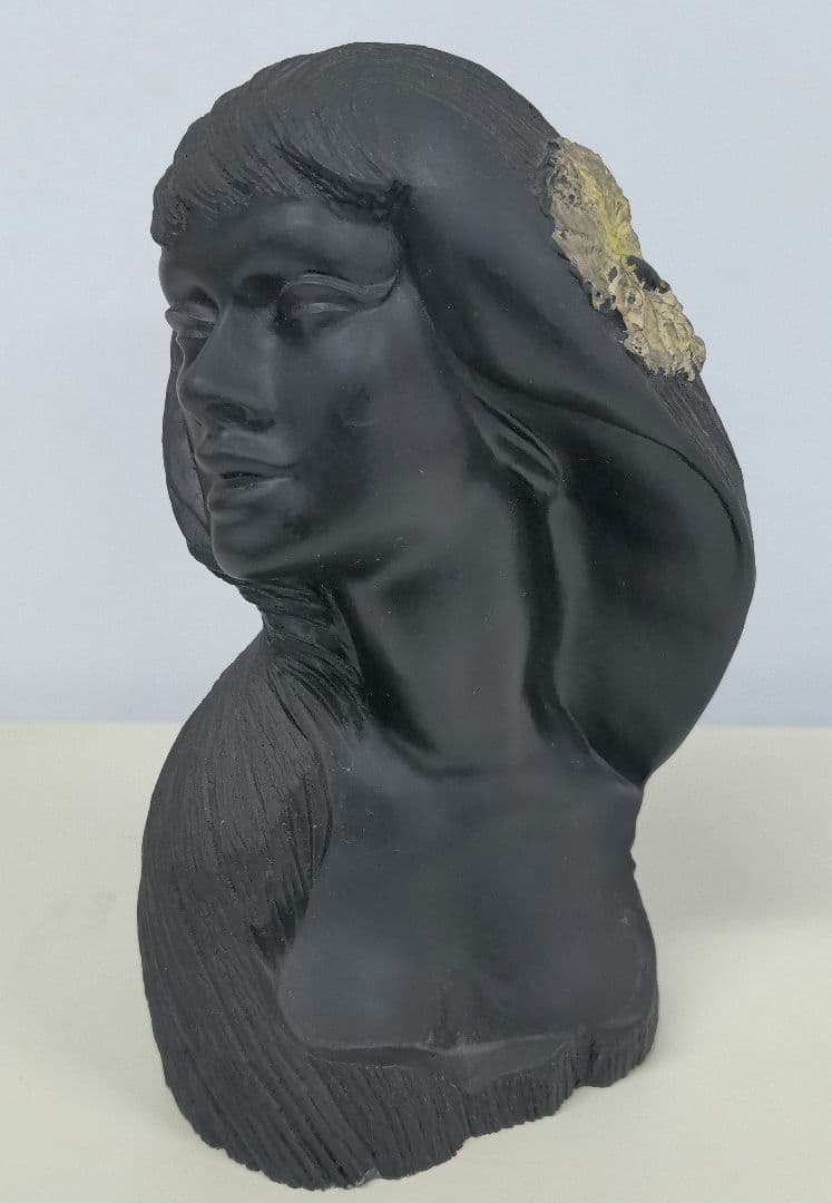 ハワイのフラの女神「ラカ」　黒珊瑚礁 フラの女神ラカに捧げる歌｜神聖なフラソングとその魅力を解説