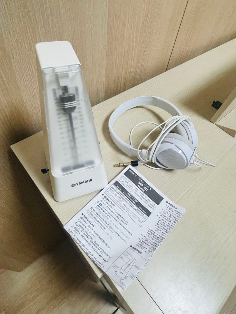 ヤマハ デジタルピアノ クラビノー CLP-645WA 椅子とメトロノーム