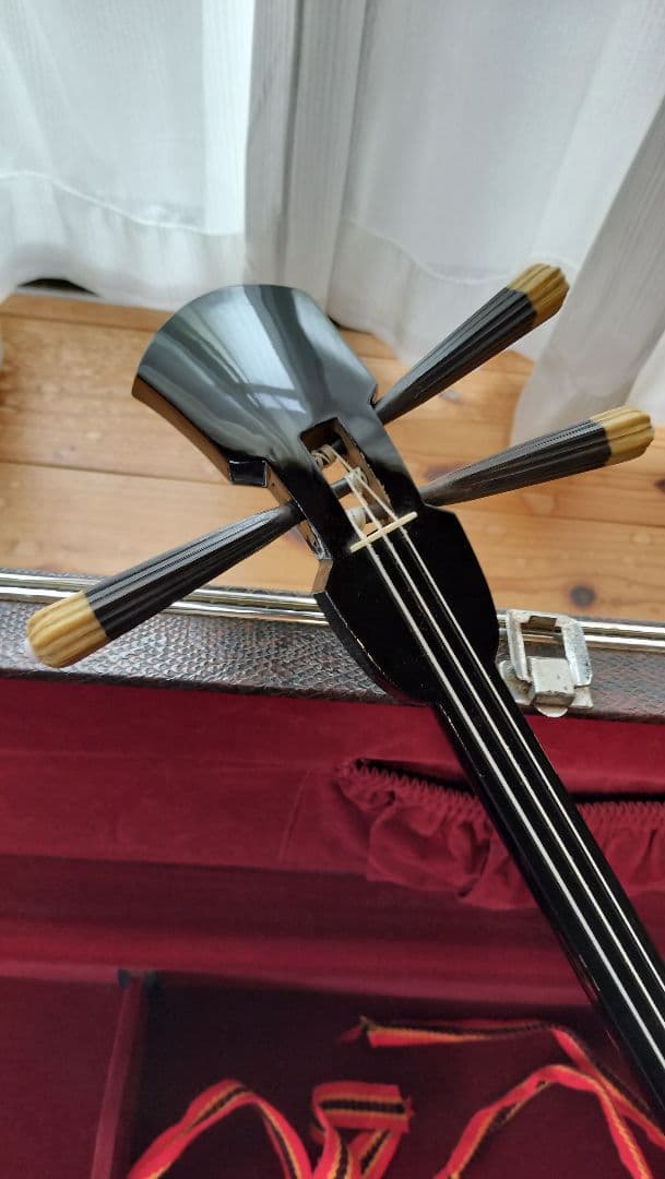 三線 沖縄 真壁型 本革強化張り ビンテージ 逸品三線】沖縄産黒木「真壁型」強化張り三線｜三線専門店ナビィ三線