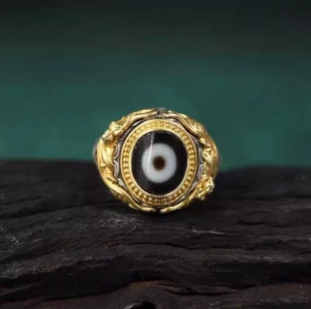 金龍と天眼珠の特別なリング - 手彫り細工 / 開運・パワーストーン 楽天市場】開運 健康 勝負運 手彫り 金 龍 オニキス 勾玉 赤メノウ