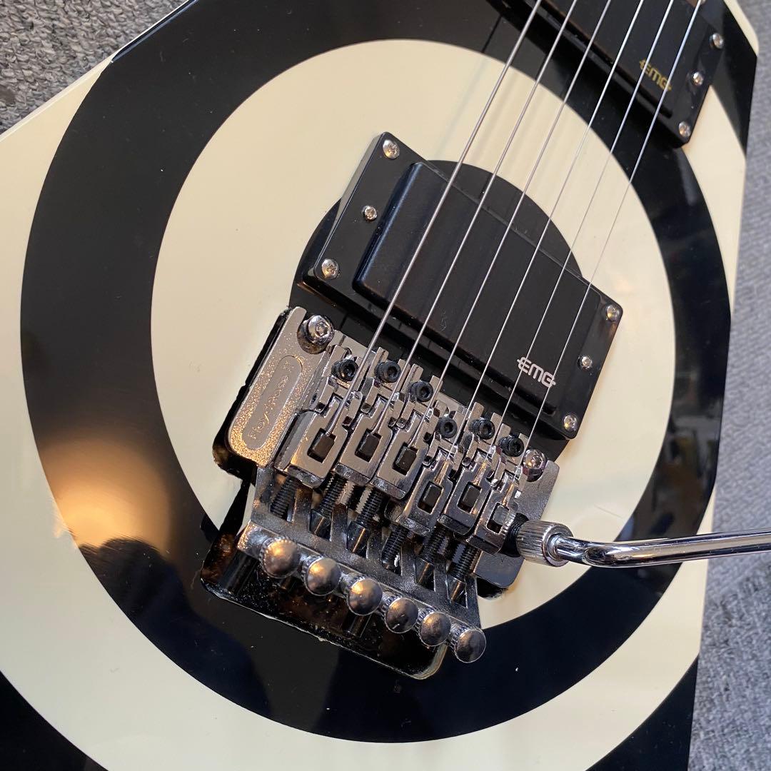 ノーブランド ブルズアイフライングV ギター ザック・ワイルド