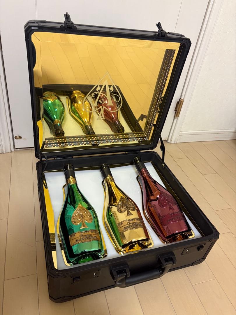 アルマンド ケース ディスプレイ アタッシュ ライト シャンパン LED