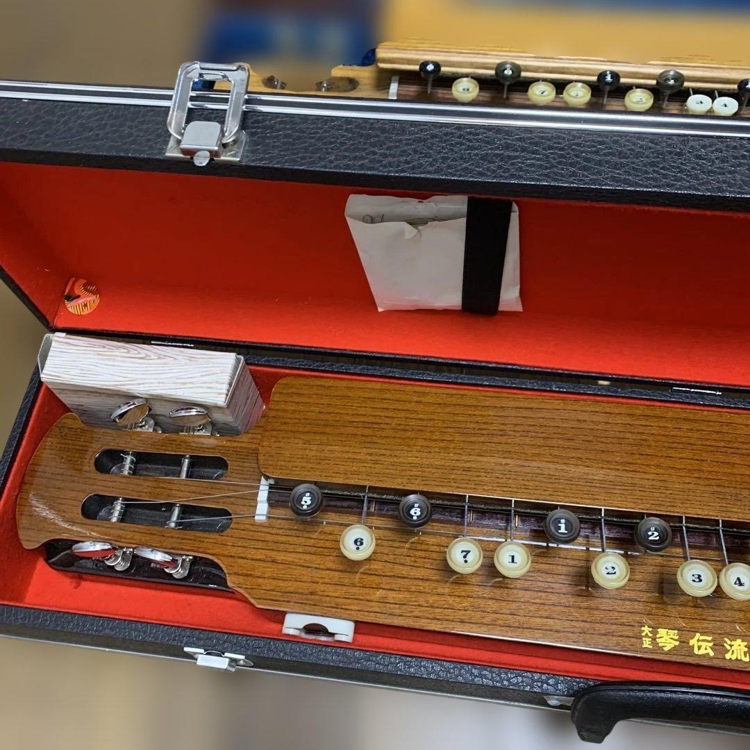 大正琴 琴伝流 もみじ 和楽器 敷島 ハードケース付 当時物 - メルカリ