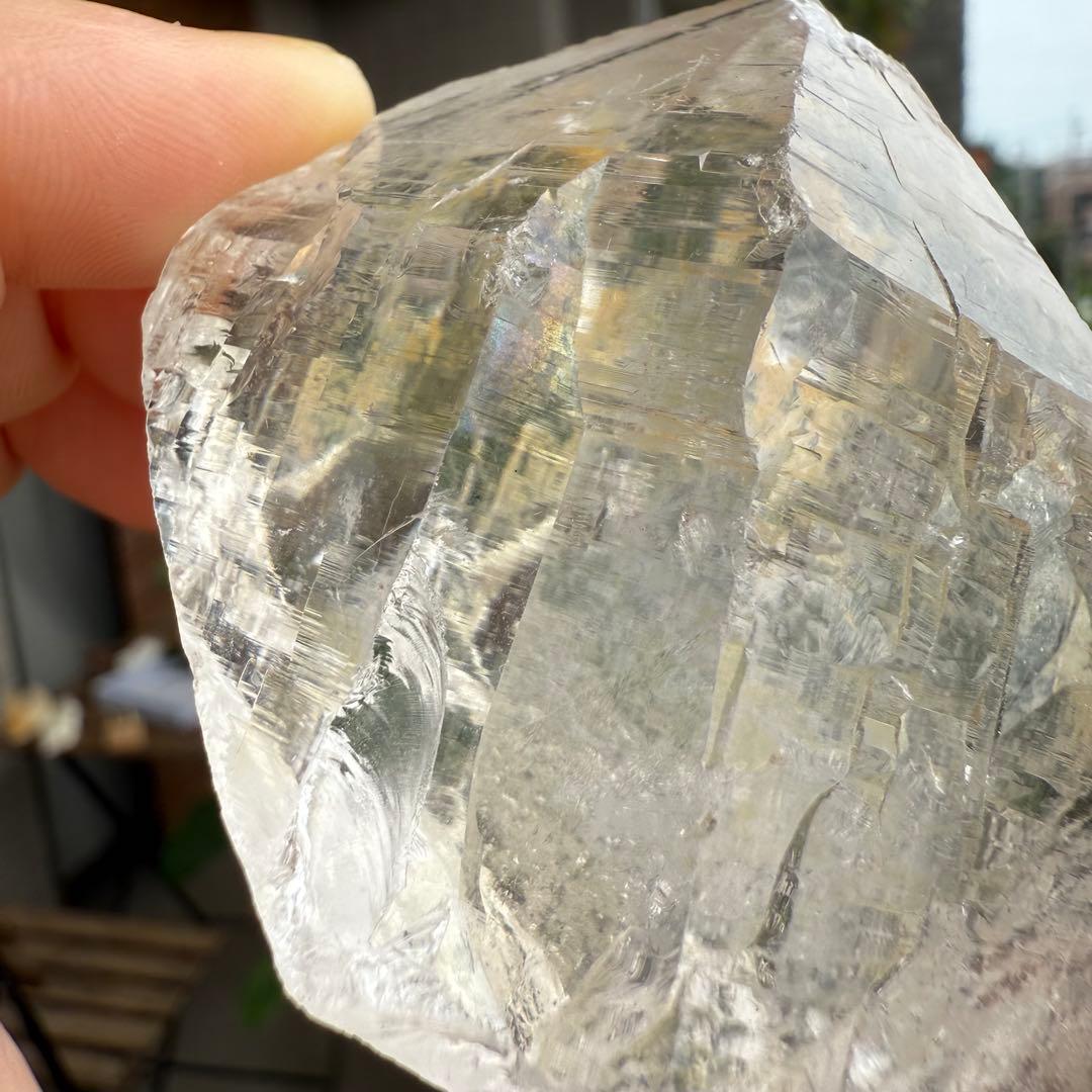 ヒマラヤ水晶　124.5g 台座付き　成長線　接合線 原石 自然石⑤