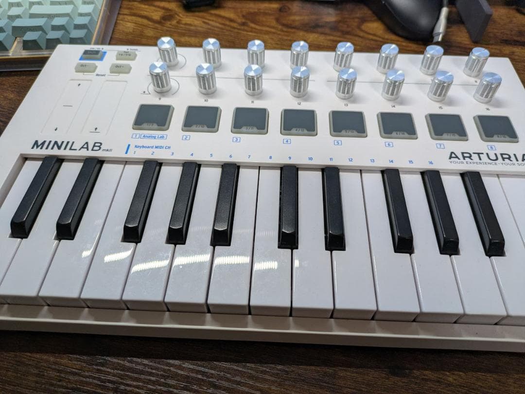 DTM・DAW ARTURIA MINILAB mk2 & Roland DP-10 Review: Arturia Minilab MKII Portable MIDI Controller