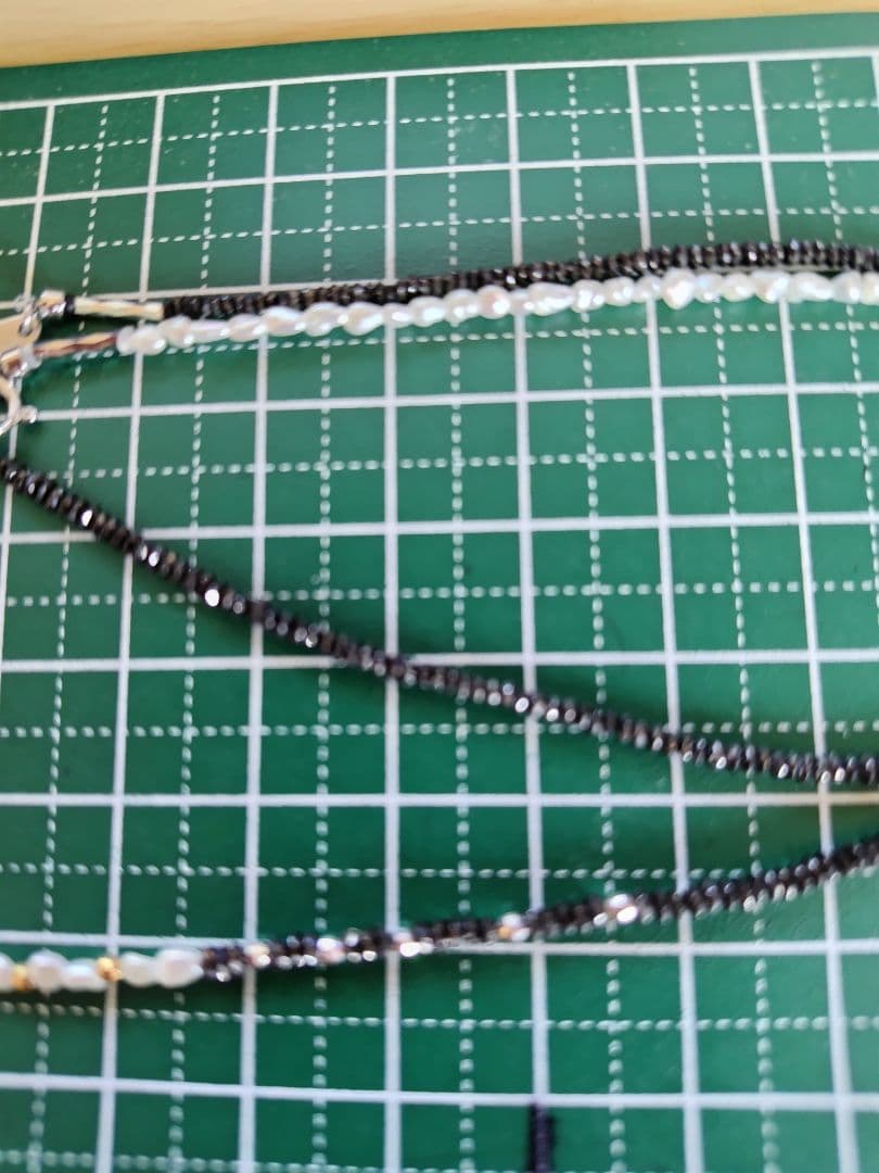 K18WG ブラックダイヤ　13.07ct、アコヤ真珠ケシパールの、セミロング