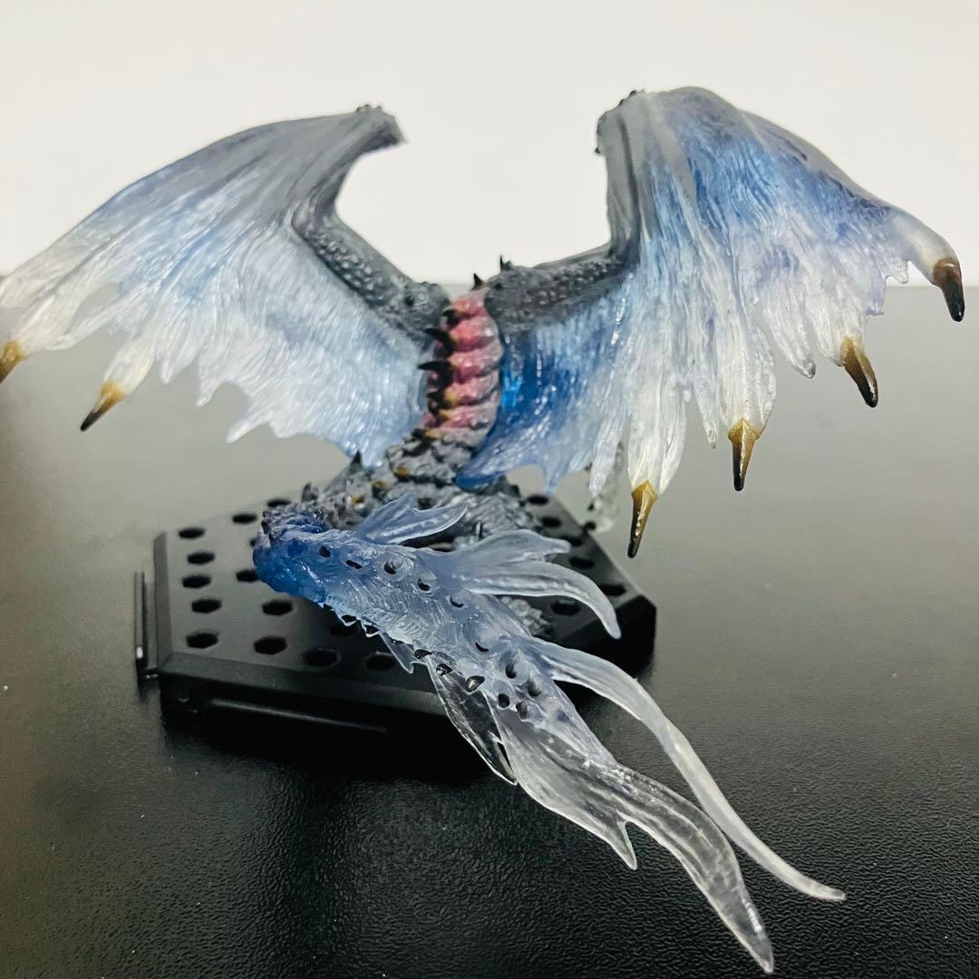 ムフェトジーヴァ&ゼノジーヴァ(臨界状態) フィギア