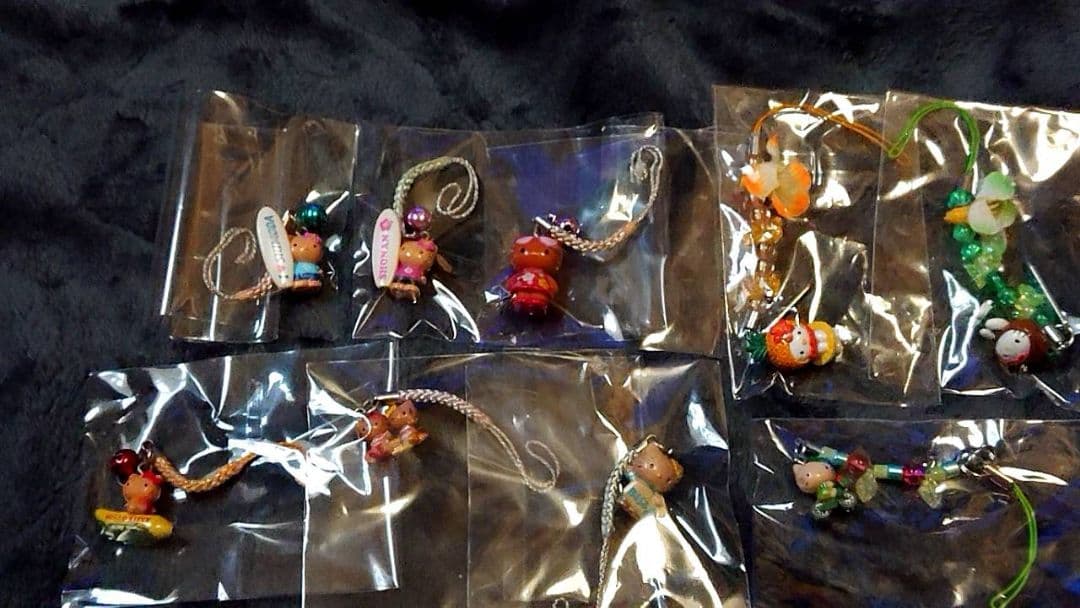 ふ*う様 ご当地ハローキティ ストラップ 95個セット　タグなし　レア ⭐良品⭐ご当地キティ 宮崎限定 マンゴーバージョン 根付 ストラップ