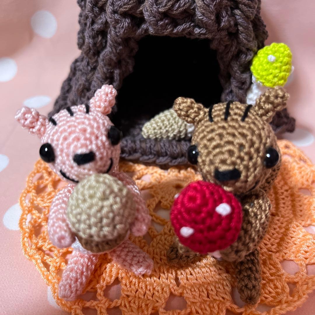 かわいいリスさんと切り株のおうち あみぐるみ NO.180 - メルカリ